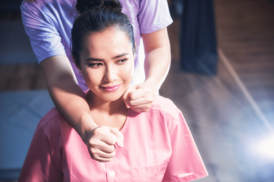 Nacken Schulter Massage In Der Nähe Entspannen mit einer Schulter- und Nackenmassage